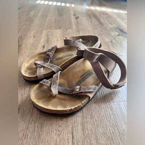 Birkenstock 39 8-8.5 Yara Ankle Strap Sandals  Brown Leather